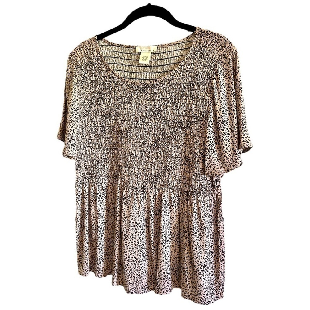 URBAN ROMANTICS, SMOCKED CHEETAH PRINT TOP. ROUND NECK, CAP SLEEVES. SIZE M